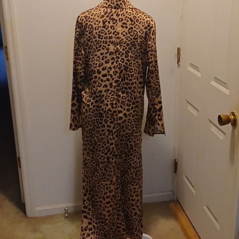 House of Harlow 1960 x REVOLVE Delaney Duster in Leopard - Picture 6 of 12